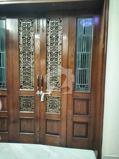 14 MARLA FURNISH LOWER PORTION FOR RENT
