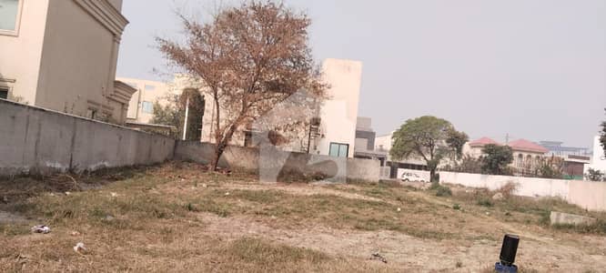 10 Marla Plot at Investor rate for Sale in DHA Phase 8 Ex Air Avenue