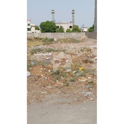 20 Marla Semi Commercial Plot 60 Feet Road For Sale
