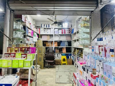 لیاقت آباد کراچی میں 4 مرلہ Studio گودام 1.95 کروڑ میں برائے فروخت۔