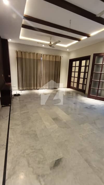 1 Kanal Beautiful Bungalow For Rent In Main Cantt
