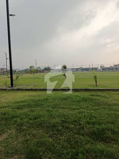 Khaira Distributary Residential Plot Sized 100 Kanal For sale