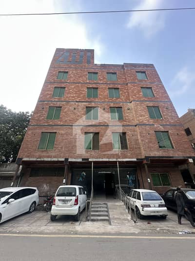گلبرگ 3 گلبرگ,لاہور میں 18 مرلہ Studio عمارت 25.0 کروڑ میں برائے فروخت۔