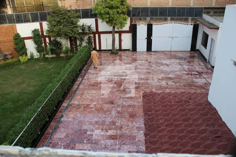 ورسک روڈ پشاور میں 6 کمروں کا 1 کنال مکان 8.0 کروڑ میں برائے فروخت۔ ورسک روڈ پشاور میں 6 کمروں کا 1 کنال مکان 8.0 کروڑ میں برائے فروخت۔