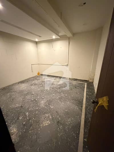 4 MARLA SECOND FLOOR HALL FOR RENT