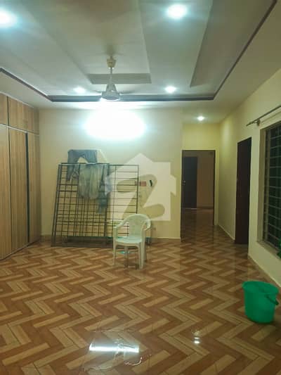 Ine Marla Ground Plus Apar Six Bedroom Attach Mushroom To Drawing Room To Kitchen To Lounge Two Car Parking Brand New Servant Quarters Demand 280000