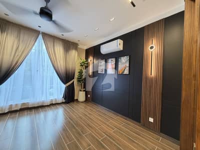 10 Marla Ultra Modern Designer House For Sale in Ghaznavi Block