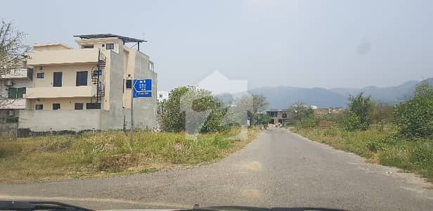 40x80 CORNER PLOT D. 12/3 FOR SALE
