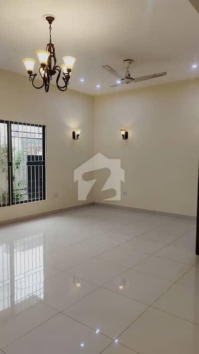 Two Unit 500 Sq-Yrds Bungalow On Rent In DHA Phase-8