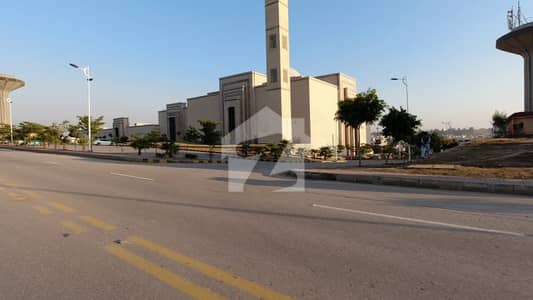 5 Marla Plot Very Reasonable Price Fully Developed Near Park, Masjid, And Market