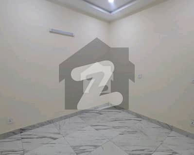 ایف ۔ 11 اسلام آباد میں 3 کمروں کا 1 کنال بالائی پورشن 2.3 لاکھ میں کرایہ پر دستیاب ہے۔