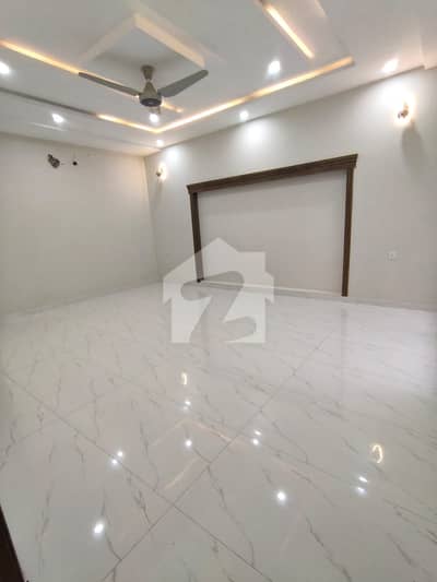 1 Kanal Upper Portion Available For Rent