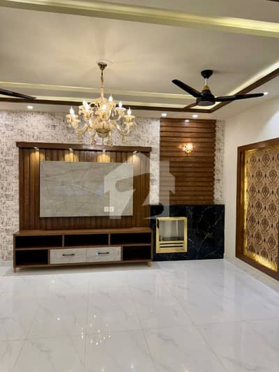 10 MARLA BRAND NEW LUXURY HOUSE FOR SALE IN INVESTOR RATE 10 MARLA BRAND NEW LUXURY HOUSE FOR SALE IN INVESTOR RATE