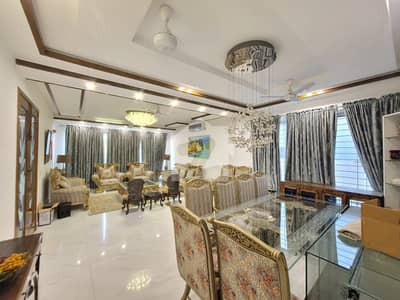 1 KANAL FULLY FURNISHED LUXURY HOUSE AVAILABLE FOR RENT