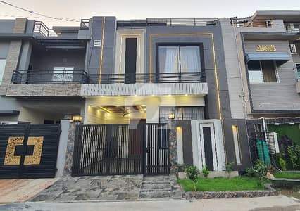 بسم اللہ ہاؤسنگ سکیم جی ٹی روڈ,لاہور میں 4 کمروں کا 5 مرلہ مکان 2.5 کروڑ میں برائے فروخت۔ بسم اللہ ہاؤسنگ سکیم جی ٹی روڈ,لاہور میں 4 کمروں کا 5 مرلہ مکان 2.5 کروڑ میں برائے فروخت۔