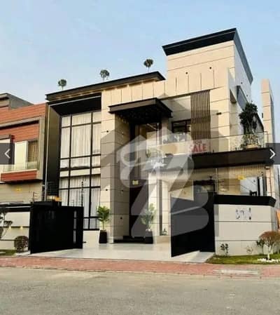 300 Sq Yds Brand New Bungalow Phase 8