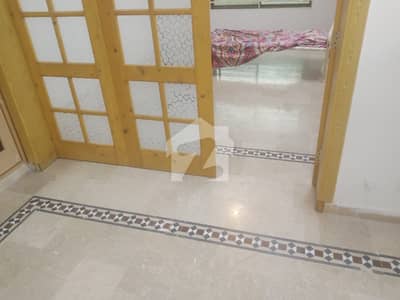 سوان گارڈن اسلام آباد میں 6 کمروں کا 10 مرلہ مکان 1.35 لاکھ میں کرایہ پر دستیاب ہے۔ سوان گارڈن اسلام آباد میں 6 کمروں کا 10 مرلہ مکان 1.35 لاکھ میں کرایہ پر دستیاب ہے۔