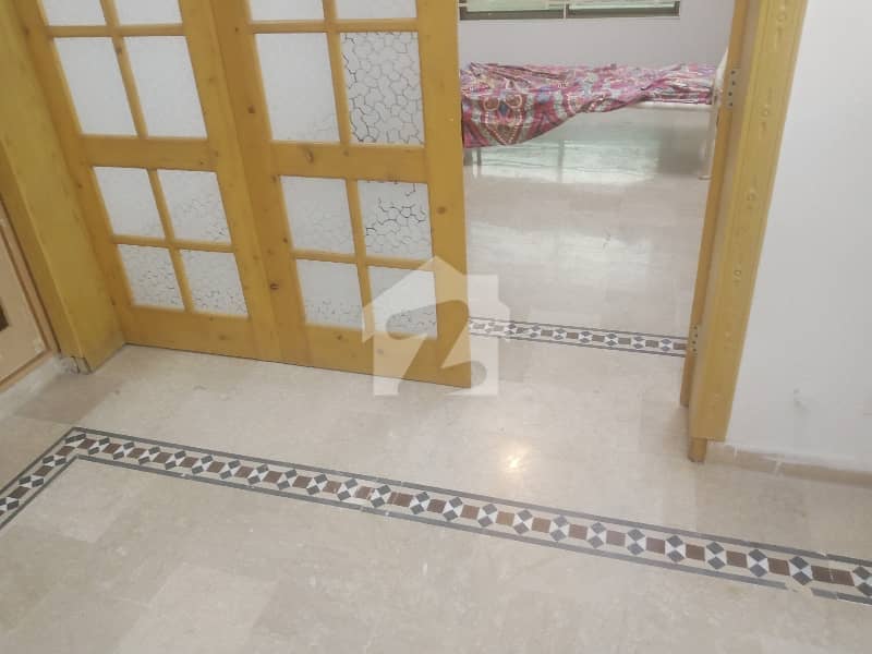 سوان گارڈن اسلام آباد میں 6 کمروں کا 10 مرلہ مکان 1.35 لاکھ میں کرایہ پر دستیاب ہے۔ سوان گارڈن اسلام آباد میں 6 کمروں کا 10 مرلہ مکان 1.35 لاکھ میں کرایہ پر دستیاب ہے۔