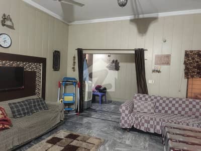 پی جی ای سی ایچ ایس فیز 1 پنجاب گورنمنٹ ایمپلائیز سوسائٹی,لاہور میں 4 کمروں کا 8 مرلہ مکان 2.8 کروڑ میں برائے فروخت۔ پی جی ای سی ایچ ایس فیز 1 پنجاب گورنمنٹ ایمپلائیز سوسائٹی,لاہور میں 4 کمروں کا 8 مرلہ مکان 2.8 کروڑ میں برائے فروخت۔