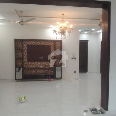 10MARLA LOWER PORTION FOR RENT 10MARLA LOWER PORTION FOR RENT
