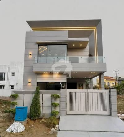 PRIME 5 MARLA 3 BEDROOM RESIDENTIAL HOUSE FOR SALE IN DHA 9 TOWN