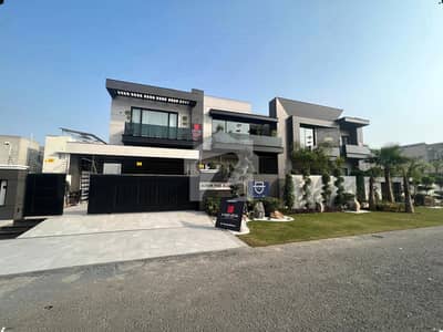 2 KANAL ELEGANT AND FULLY MAINTAINED SUPER HOT LOCATED BUNGALOW IS AVAILABLE IN THE BEST BLOCK OF DHA PHASE 7 LAHORE.