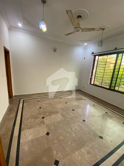 House For Rent In G-13 (4 Marla)