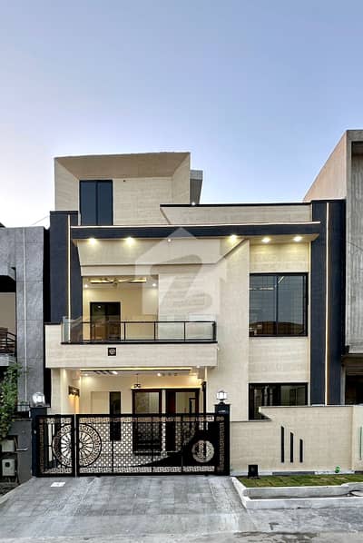 8 Marla ( 30*60 ) Sun Face House + 3rd Corner. Near to Markaz + Carpeted Street. Double Unit House Available. For Sale in Multi Gardens MPCHS B-17 Islamabad.