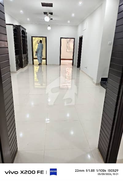 PORTION 3 BED 3 BATH INDEPENDENT DOOR ELECTRIC AND GASS MATER AVAILABLE WATER BORING CAR PARKING