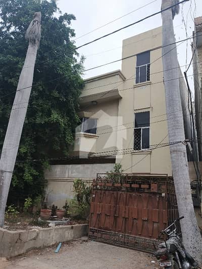 MAINTAINED HOUSE 300 Sq Yards MAINTAINED HOUSE 300 Sq Yards
