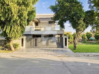 Vip 1 Kanal Luxury Furnished Separate Gate Upper Portion Available For Rent In Bahria Town Lahore Vip 1 Kanal Luxury Furnished Separate Gate Upper Portion Available For Rent In Bahria Town Lahore
