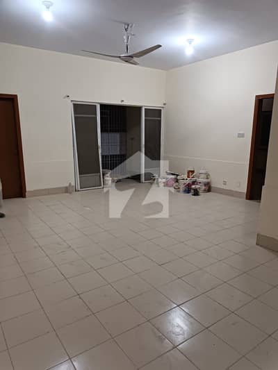 SILENT COMMERCIAL INDEPENDENT BUNGALOW AVAILABLE FOR RENT GULSHAN-E-IQBAL BLOCK 13/A