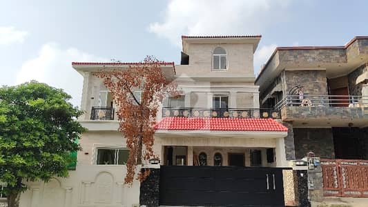 Beautiful House For Sale In DHA 2 Beautiful House For Sale In DHA 2