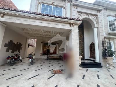 ائیر لائن ہاؤسنگ سوسائٹی لاہور میں 6 کمروں کا 1 کنال مکان 9.0 کروڑ میں برائے فروخت۔
