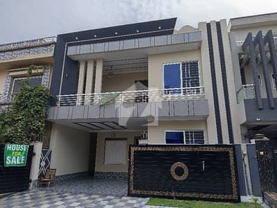 Jinnah Gardens Phase 1 House Sized 7 Marla Is Available