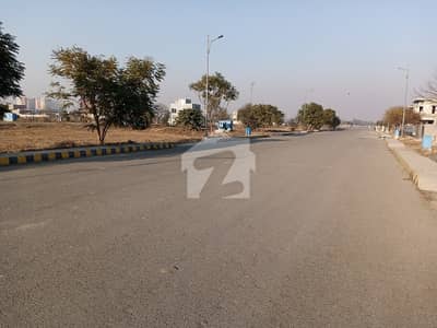 ڈی ایچ اے 9 ٹاؤن - بلاک ای ڈی ایچ اے 9 ٹاؤن,ڈی ایچ اے ڈیفینس,لاہور میں 5 مرلہ رہائشی پلاٹ 1.6 کروڑ میں برائے فروخت۔ ڈی ایچ اے 9 ٹاؤن - بلاک ای ڈی ایچ اے 9 ٹاؤن,ڈی ایچ اے ڈیفینس,لاہور میں 5 مرلہ رہائشی پلاٹ 1.6 کروڑ میں برائے فروخت۔