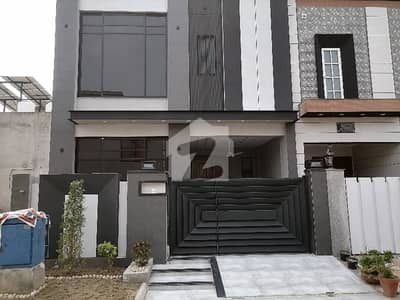 5 Marla House In Central Green City For sale