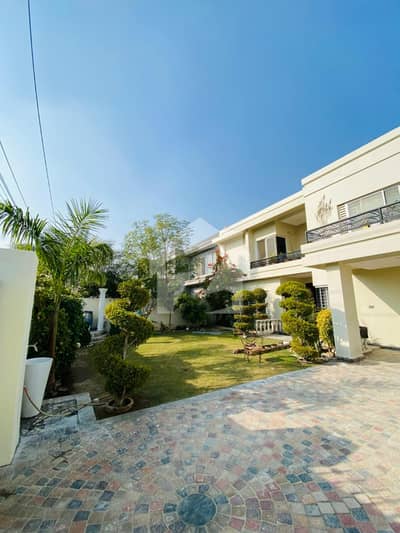 1 Kanal Luxury House for Sale in AWT Phase 2 Block C Lahore 1 Kanal Luxury House for Sale in AWT Phase 2 Block C Lahore