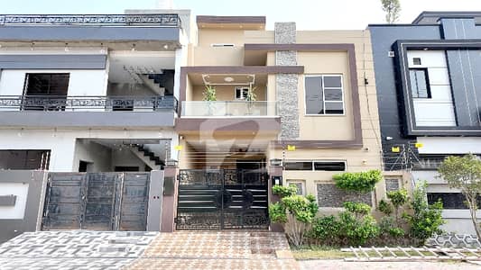 Prime Location A Centrally Located House Is Available For sale In Lahore Prime Location A Centrally Located House Is Available For sale In Lahore