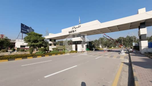 ایم پی سی ایچ ایس ۔ بلاک ایف ایم پی سی ایچ ایس ۔ ملٹی گارڈنز,بی ۔ 17,اسلام آباد میں 8 مرلہ رہائشی پلاٹ 1.5 کروڑ میں برائے فروخت۔