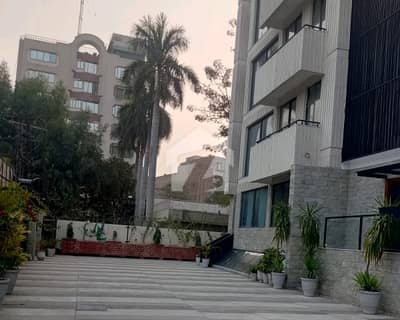 Gulberg Prime Location Flat For Rent