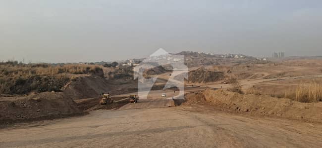 Lake View 10 Marla Plot For Sale Premium Location 1.85 Crore