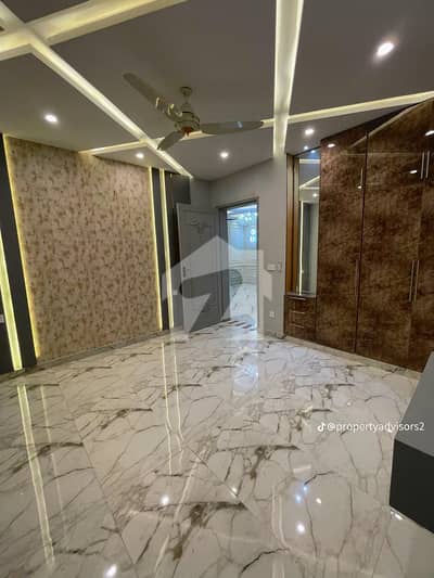 5 MARLA UPPER PORTION AVAILABLE FOR RENT