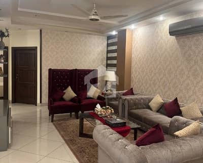Perfect 1106 Square Feet Flat In Shah Jamal Colony For sale