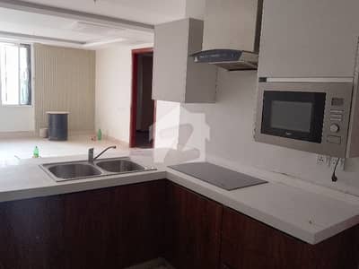 5 floor 2 Bed with bath TVL kitchen Stor