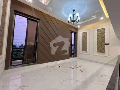 بش ایگزیکٹو ولاز ملتان میں 5 کمروں کا 9 مرلہ مکان 3.27 کروڑ میں برائے فروخت۔