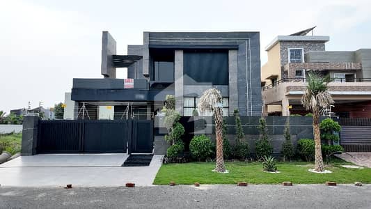 House For sale Is Readily Available In Prime Location Of DHA Phase 7 - Block Q