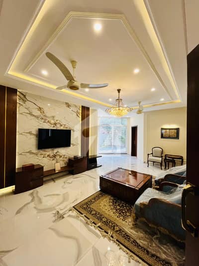 Top Location Phase 6 Kanal Modern Used House Available For Sale