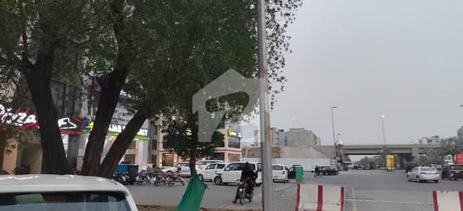 بحریہ ٹاؤن سیکٹر ای بحریہ ٹاؤن,لاہور میں 18 مرلہ کمرشل پلاٹ 31.0 کروڑ میں برائے فروخت۔