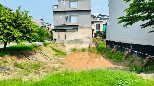 Near Second Entrance 5 Marla Plot for Sale in Crystal Block, Park View City, Lahore Near Second Entrance 5 Marla Plot for Sale in Crystal Block, Park View City, Lahore